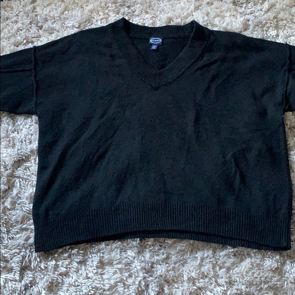 black V-neck sweater - Picture 1 of 5